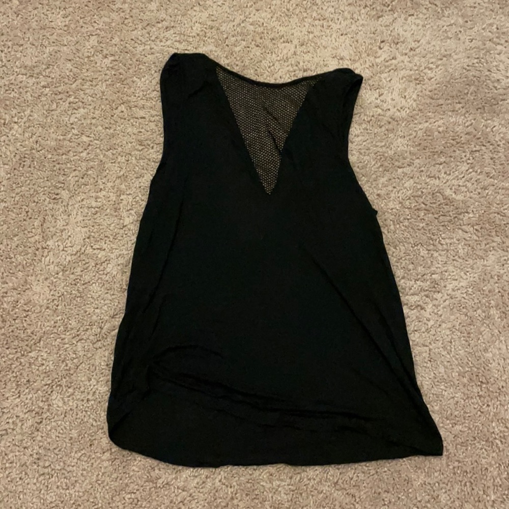 Black Alo tank V back